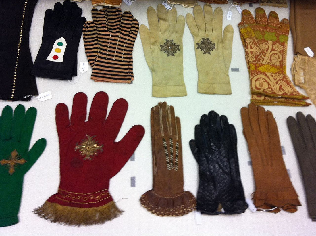 The Hidden History of Scented Gloves: Where Perfumery and Fashion First Collided — Fragrenza fragrance guide